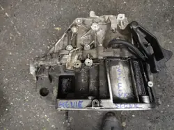 RENAULT SCENIC III 1.9 DCI Manuaalivaihteisto 8200907120