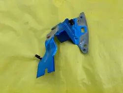 OEM 9827381680 Soporte del guardabarros delantero derecho Peugeot 208 II