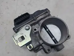 Cuerpo de aceleración Mazda 2.5B