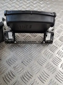 OEM 69139391 Keskikonsolin Koriste Kytkimillä BMW E60