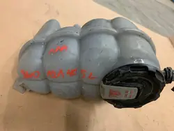 Audi OE 8W0121405L koelvloeistofreservoir