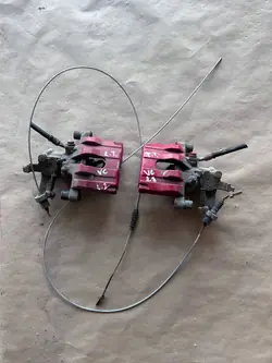 Remklauw achter links + rechts OEM FKE761 set