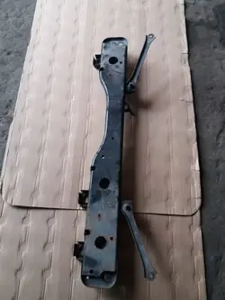 Barra de Soporte Radiador Nissan OEM BELKA POD CHŁODNICE