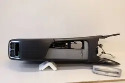 Volvo XC90 II konsoli käsinoja OEM 31369149