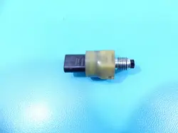 Sensor de pressão de combustível Volvo V60 I 31405635