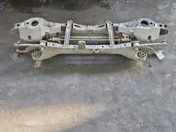 Poutre arrière et bras de suspension OEM IMPRK1523960 Lexus CT