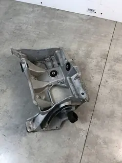 Support de compresseur de climatisation BMW i4