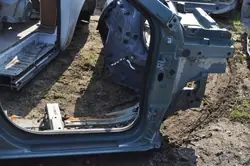 Dacia Spring 2025 Pilar A/B Direito Longo OEM 422533