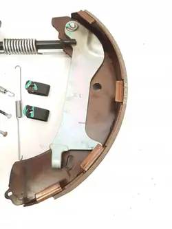 Mitsubishi L200 Handbromsskor OEM 4600A106