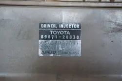 TOYOTA RAV4 II insprutningsmodul OEM 89871-20030