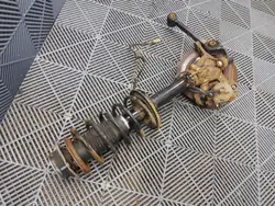 Etupyörän navan OEM 6542128 vasen puoli Ford Scorpio