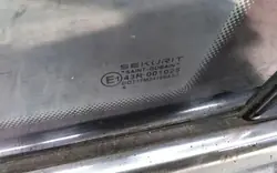 VW OEM 43R001025 vänster bakruta