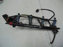 OEM 1818123 Rampe d'injecteurs pour Land Rover Freelander I 1.8