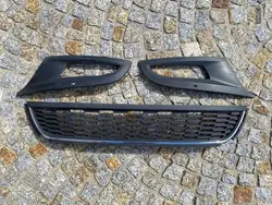 VW Polo V Frontgrill Links Rechts 6R0853665D 6R0853666D