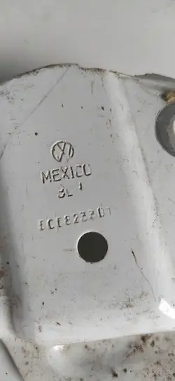 VW AUD Dobradiça do Capô Frontal Esquerda 5C6823301