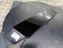 Tesla Model S vasen pilarilasi OEM 01
