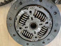Volant moteur RENAULT SCENIC III 1.6 16V 8200641189