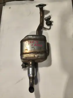 Échappement arrière Toyota OEM 5F301 1K003 Yaris Cross