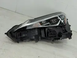 Farol esquerdo Lexus UX LED 2021 Usado