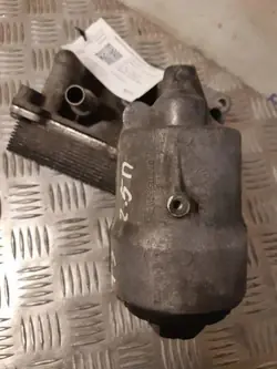 Öljysuodattimen kiinnitys OEM 070115389D VW Transporter