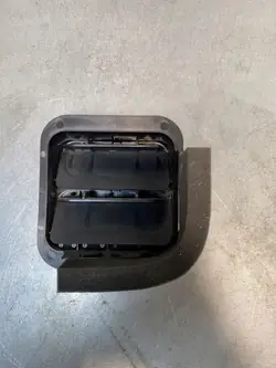 Subaru XV Tuuletusritilä OEM FBZ17579 - Käytetty