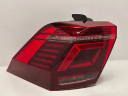 Luz trasera izquierda Volkswagen Tiguan II Lift 5NA945207G