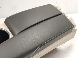 Etukeskikäsinoja OEM 2046802039 Mercedes GLK