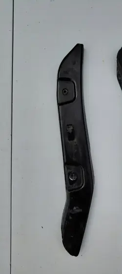 Bumper-Montageschlitten rechts vorne 5E0807050 Skoda Octavia III
