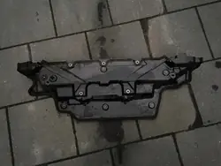 Parte do compartimento do motor Land Rover Defender L8B210B812AE