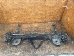 Viga de eje trasero OEM BELKA TYLNA OŚ ZAWIESZENIE