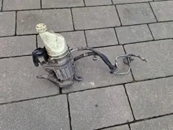 ZF Ohjauspumppu OEM 13276990 Opelille