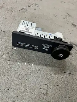 Port USB & Lecteur Carte Panneau OEM JPLA19E110BB