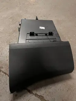 Citroen Berlingo IV Matkustajan hansikaslokero OEM 3290031D0ZD