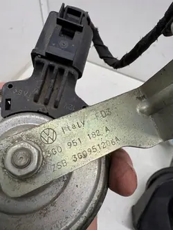 Jeu de Klaxons VW Passat B8 - OEM Volkswagen Occasion