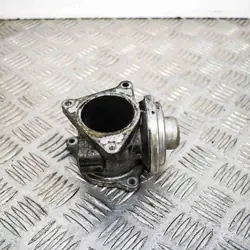 EGR-venttiili VW TOURAN 2.0L diesel 2004 038131501S