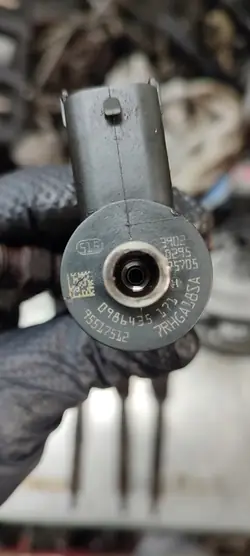 Injecteur Combo D Doblo Bravo 1.6 CDTI 95517512