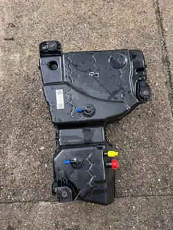 Audi A4 B8 Brandstoftank OEM YE1TEILE 5QF131877N