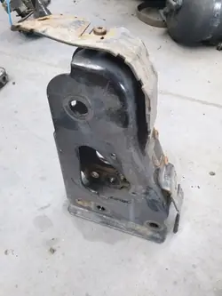 Base montagem suspensão cabina OEM 9603101860 EM