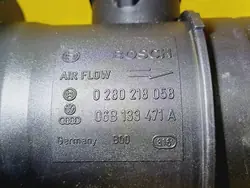 Capteur de débit d'air Audi A4 B6 2.0B 06B133471A / 0280218058