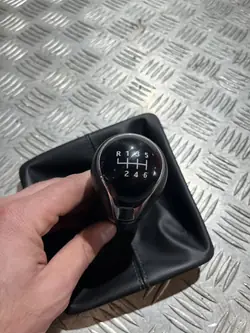 Pomo de palanca de cambios SEAT OEM VW27384 - Usado