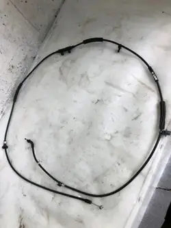 Cable cierre capó Ford OEM 3A392021 - Usado