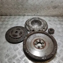 Embrayage Complet VW Golf 5 1.9 TDI OEM 037105273