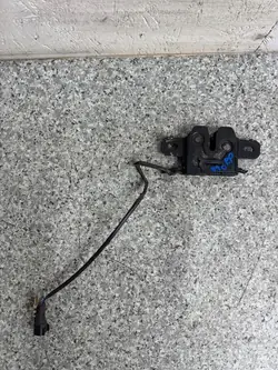 Motorhaubenverschluss Rechts Vorne Volvo V70 III 2012- 31356007