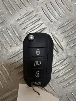 Llave o tarjeta Peugeot 2008 OEM FBZ14513 - Usado