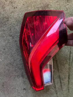 Feu arrière gauche Skoda Kamiq 658945095L