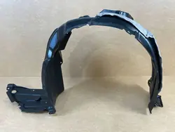 Vasen etuhelma Toyota Corolla E21 HB Kombi 2018-