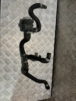 Vattenpump Renault Megane IV 210106764R