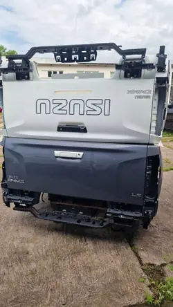 Paka Burta Błotnik OEM - Begagnad Isuzu D-Max 2023-2025