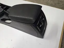 BMW F31 LIFT tunnelikäsinoja - OEM-osat