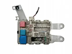 Caja de fusibles Toyota Auris I OEM 82730-02J70-A